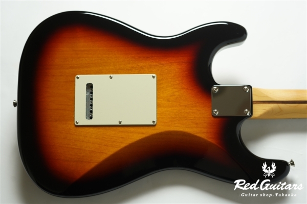  Made in Japan Hybrid II Stratocaster - 3-Color Sunburst